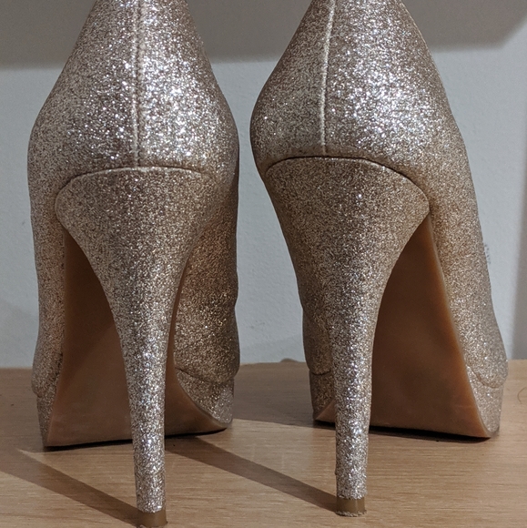 High heels - Picture 2 of 3